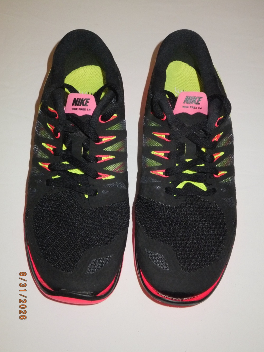 Women’s Nike Free Black with Neon Pink Athletic Shoes 7.5 Excellent Condition